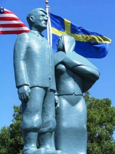Karl Oskar and Kristina Nillson statue in downtown Lindstrom.